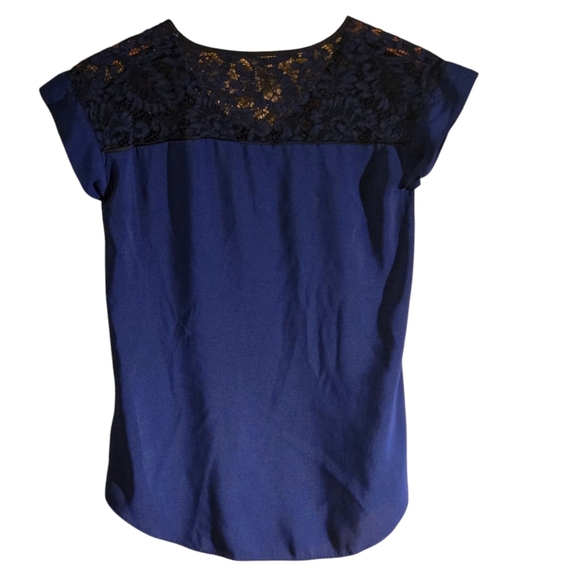 Express Women's Blue Chiffon Blouse Cap Sleeved Black Inlaid Lace Yoke Size XS - Picture 2 of 9